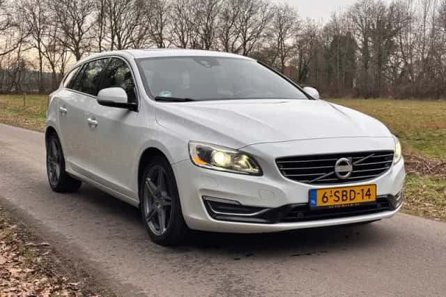 Volvo V60 (2013) thumbnail 6