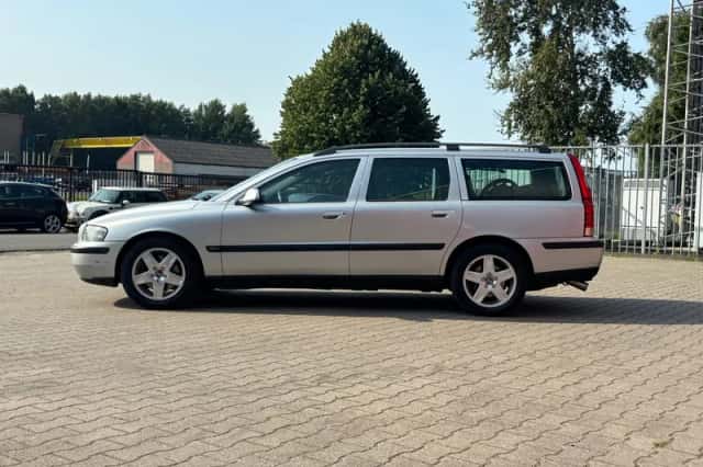 Volvo V70 (2002) thumbnail 4