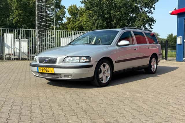 Volvo V70 (2002) thumbnail 5