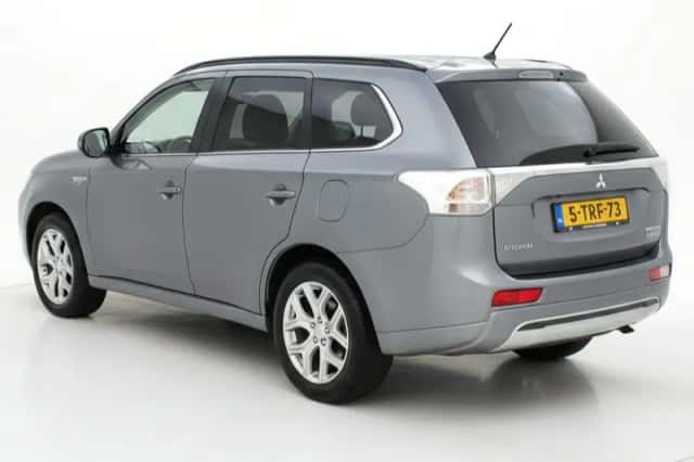 Mitsubishi Outlander (2014) thumbnail 5