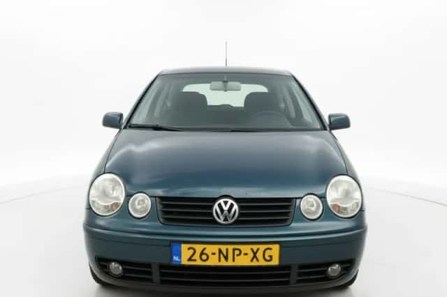 Volkswagen Polo (2004) thumbnail 3