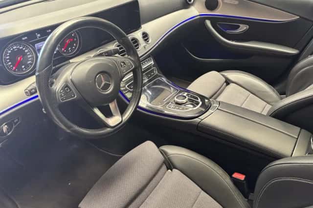 Mercedes-Benz E-Klasse (2016) thumbnail 3