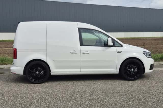 Volkswagen Caddy (2018) thumbnail 2