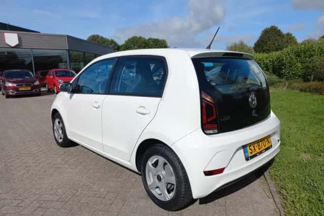 Volkswagen Up! (2018) thumbnail 4