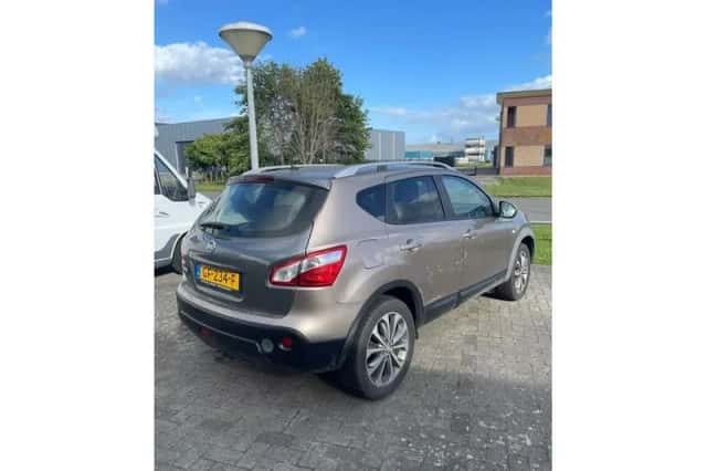 Nissan Qashqai (2010) thumbnail 4