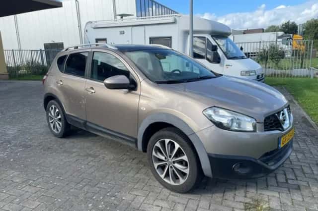 Nissan Qashqai (2010) thumbnail 6