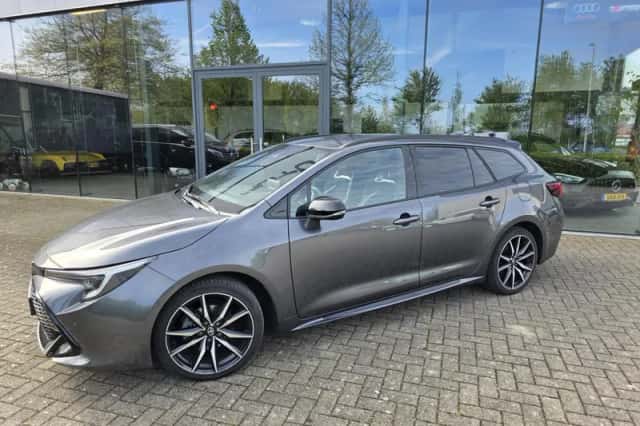 Toyota Corolla (2023) thumbnail 3