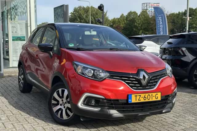 Renault Captur (2018) thumbnail 3