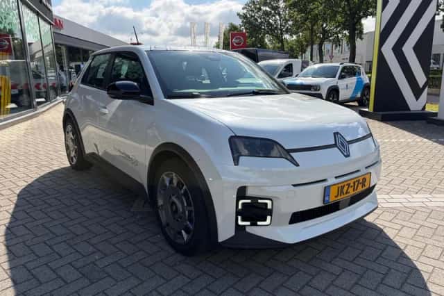 Renault 5 (2025) thumbnail 4