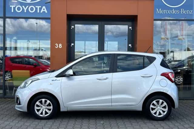 Hyundai i10 (2015) thumbnail 2