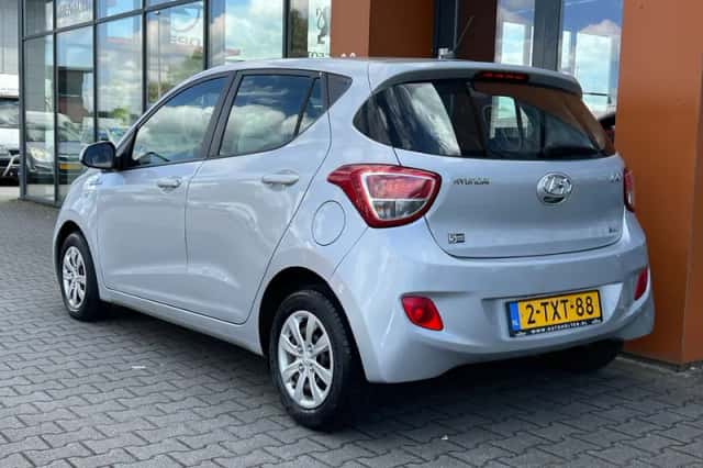 Hyundai i10 (2015) thumbnail 3