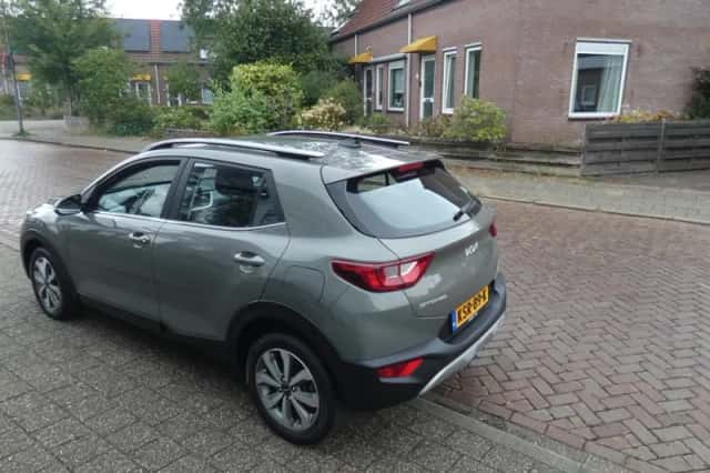 Kia Stonic (2023) thumbnail 4