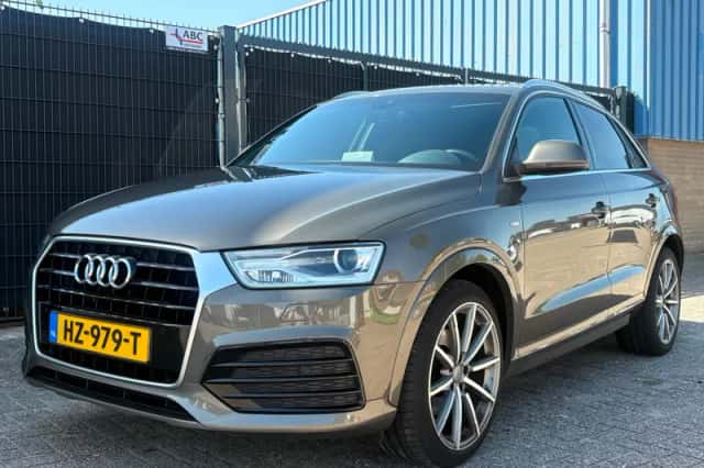 Audi Q3 (2016) thumbnail 1