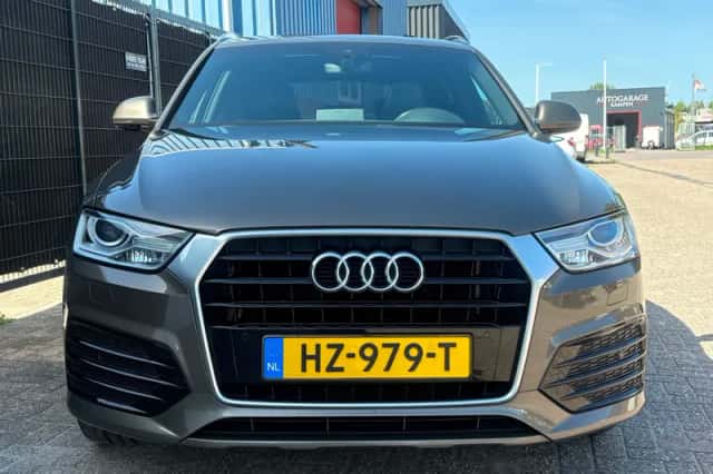 Audi Q3 (2016) thumbnail 2