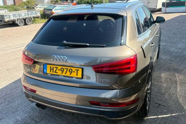 Audi Q3 (2016) thumbnail 4