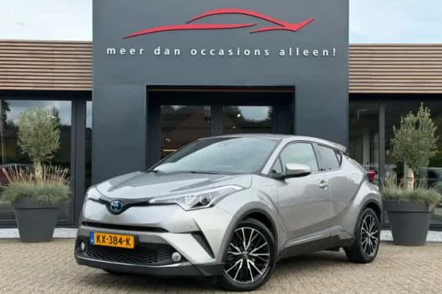 Toyota C-HR (2016) thumbnail 1