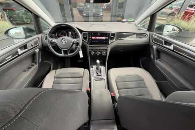 Volkswagen Golf Sportsvan (2019) thumbnail 2
