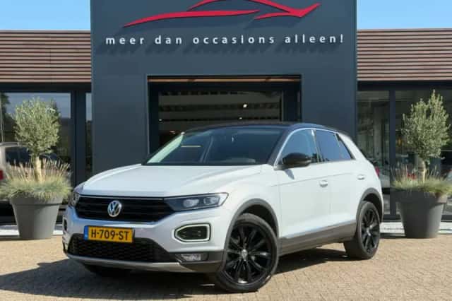 Volkswagen T-Roc (2019) thumbnail 1