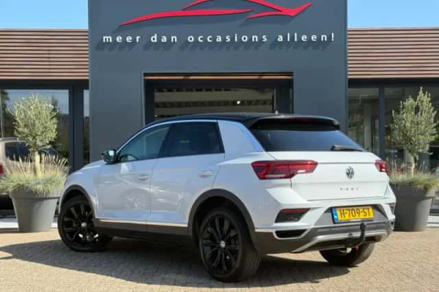 Volkswagen T-Roc (2019) thumbnail 6