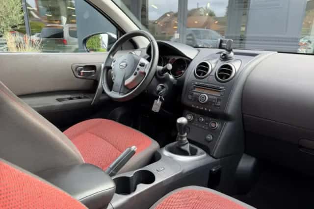 Nissan Qashqai (2008) thumbnail 4
