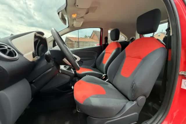 Ford Ka (2010) thumbnail 2