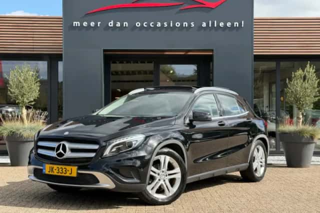 Mercedes-Benz GLA-Klasse (2015) thumbnail 1