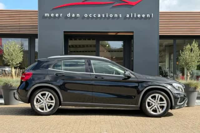 Mercedes-Benz GLA-Klasse (2015) thumbnail 6