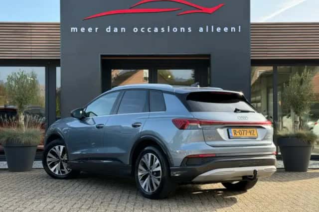 Audi Q4 e-tron (2021) thumbnail 3