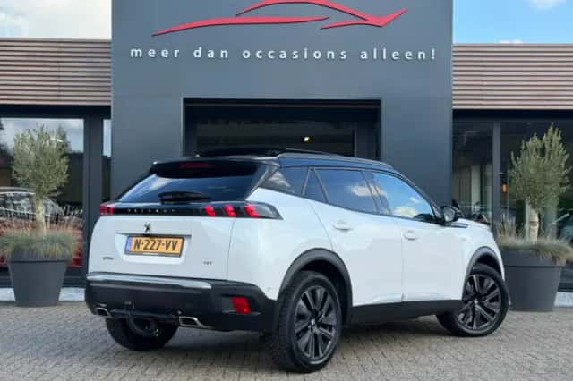 Peugeot 2008 (2022) thumbnail 3