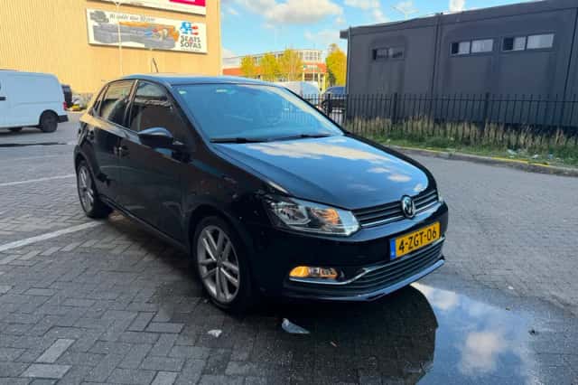 Volkswagen Polo (2015) thumbnail 3
