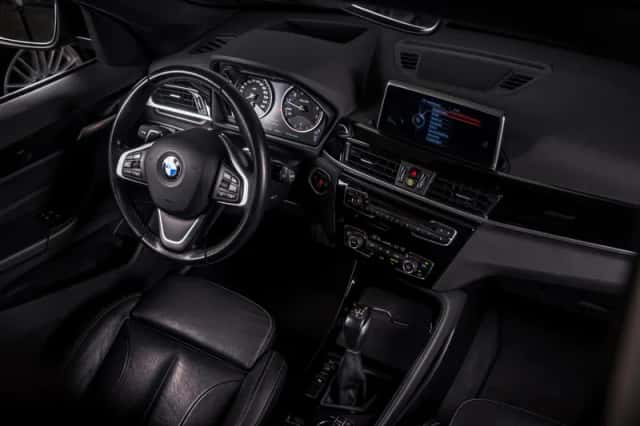 BMW X1 (2017) thumbnail 3
