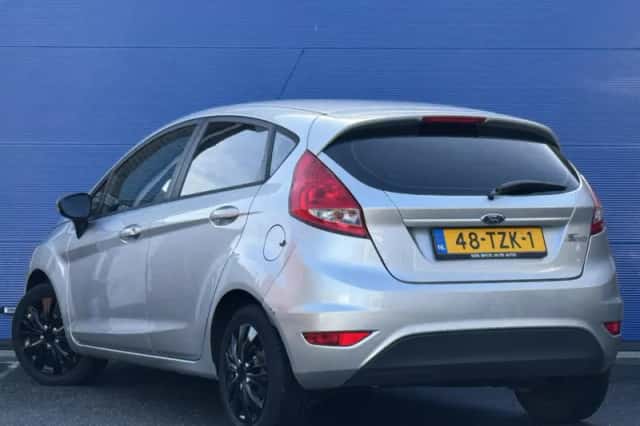 Ford Fiesta (2012) thumbnail 3