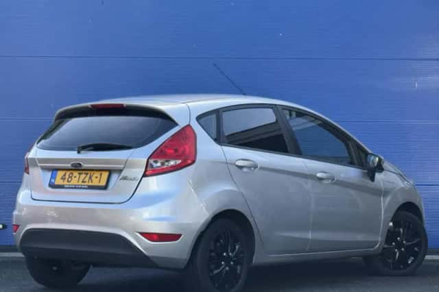 Ford Fiesta (2012) thumbnail 4