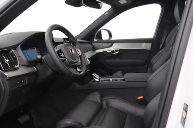 Volvo XC90 (2026) thumbnail 3