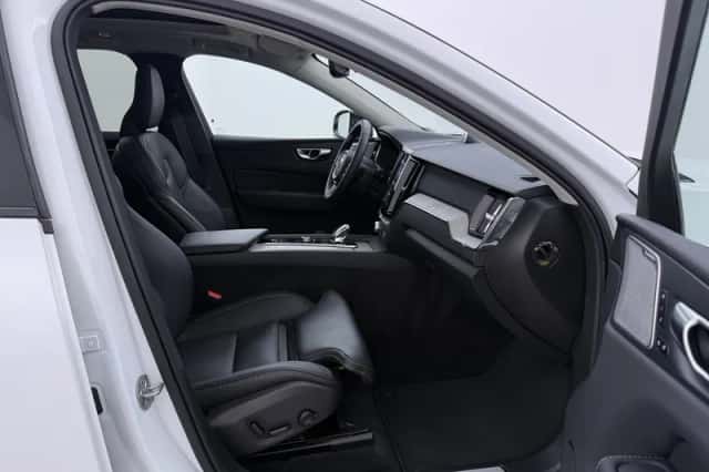 Volvo XC60 (2025) thumbnail 5