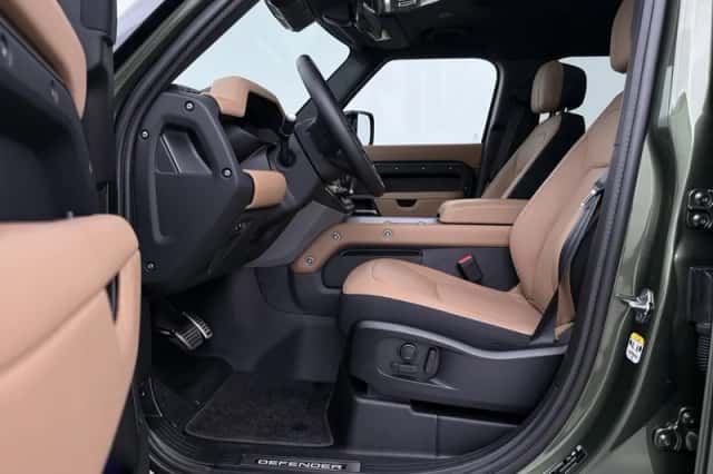 Land Rover Defender (2026) thumbnail 3