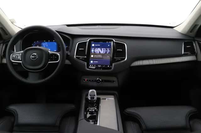 Volvo XC90 (2024) thumbnail 4