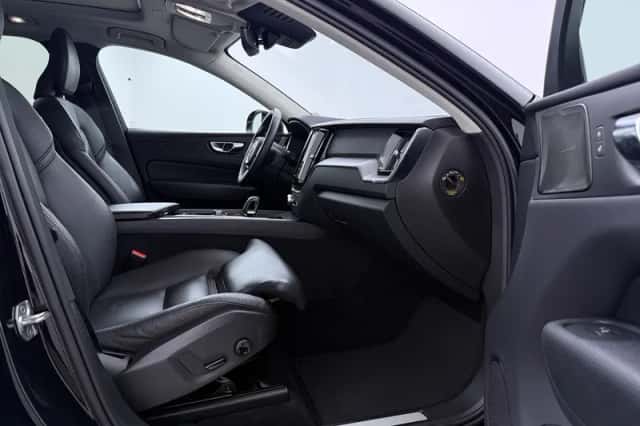 Volvo XC60 (2021) thumbnail 5