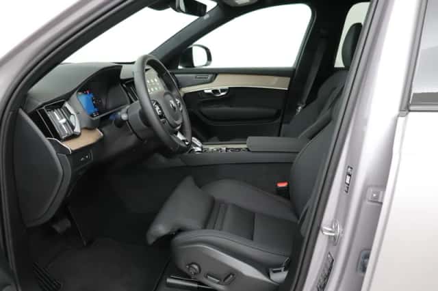 Volvo XC90 (2026) thumbnail 3