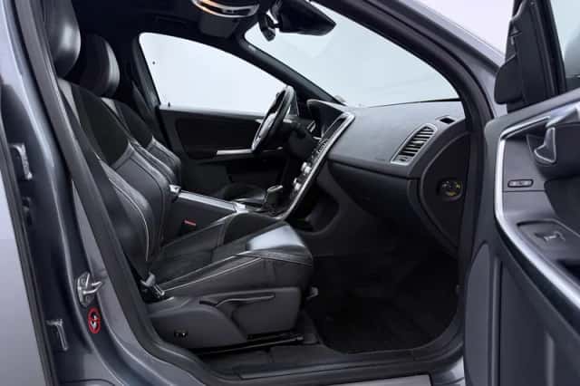 Volvo XC60 (2017) thumbnail 5