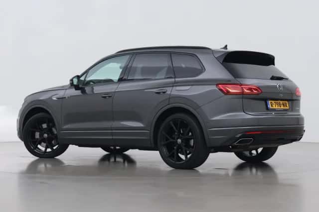 Volkswagen Touareg (2021) thumbnail 2