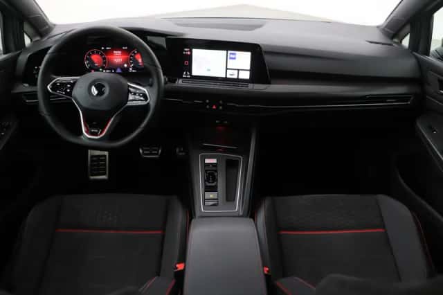 Volkswagen Golf (2021) thumbnail 4