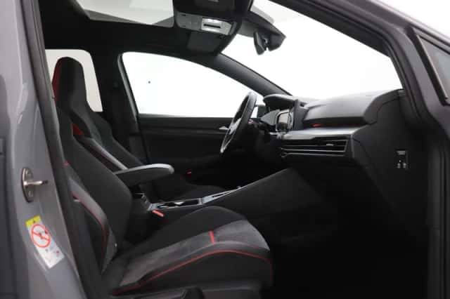 Volkswagen Golf (2021) thumbnail 5