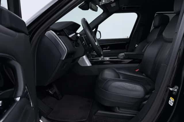 Land Rover Range Rover (2024) thumbnail 3