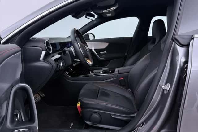 Mercedes-Benz CLA-Klasse (2023) thumbnail 3