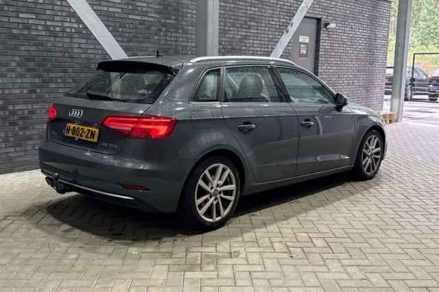 Audi A3 (2019) thumbnail 2