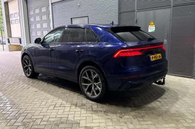 Audi Q8 (2021) thumbnail 3