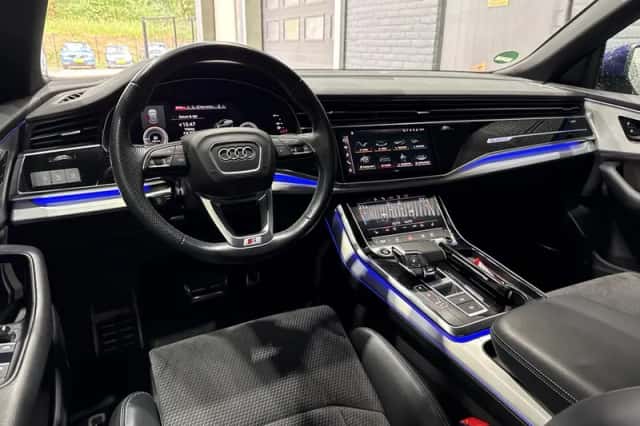 Audi Q8 (2021) thumbnail 5