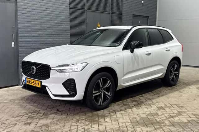 Volvo XC60 (2022) thumbnail 4