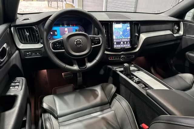 Volvo XC60 (2022) thumbnail 5